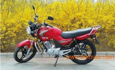 雅马哈125摩托车,经典复古，动力十足，驾驭非凡